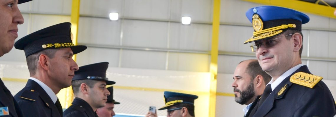 policias