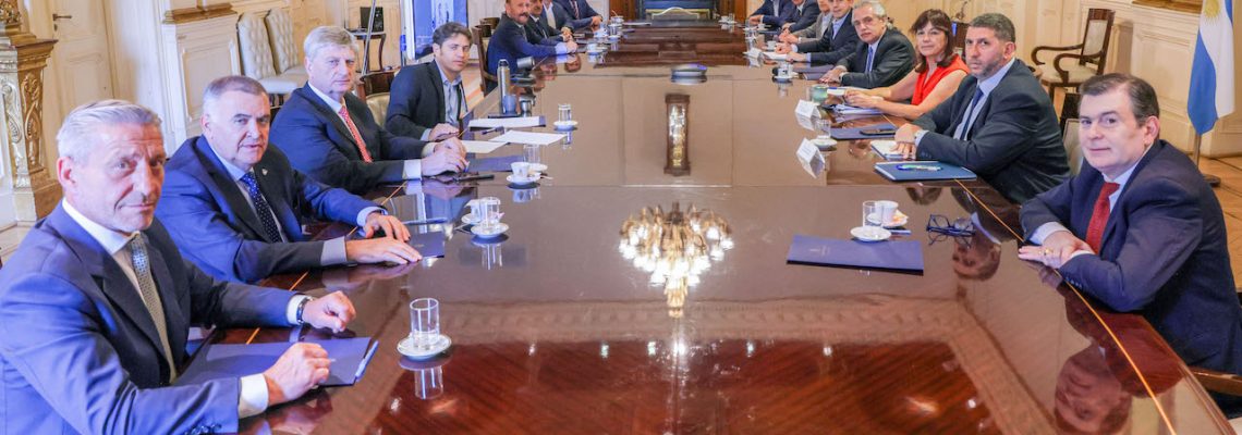 zzzznacp2NOTICIAS ARGENTINAS BAIRES, DICIEMBRE 22: El presidente Alberto Fernández encabezó una nueva reunión con gobernadores para coordinar una respuesta conjunta al fallo de la Corte Suprema que obliga a la Nación a entregarle a la Ciudad el 2,95% de la masa de fondos coparticipables. El encuentro fue convocado de urgencia y contó con la presencia de catorce mandatarios provinciales. Foto NA: PRESIDENCIAzzzz